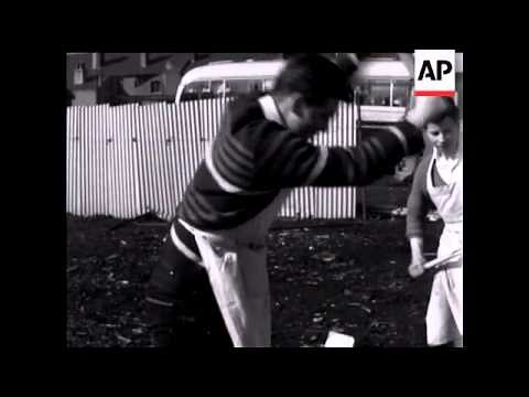 PIANO SMASHING - NO SOUND