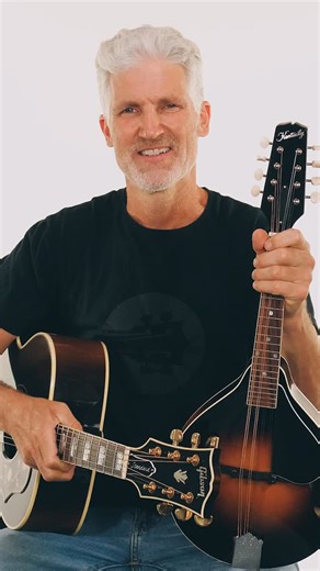 Mandolin vs Guitar Tuning Comparion 🎶🎸 Can you hear the difference in tuning? 🎸 Guitar: E-A-D-G-B-E (Gibson SJ-200) 🎻 Mandolin: G-G-D-D-A-A-E-E (Kentucky KM-150) Simple G–C–G–D chord progression — which sound do you prefer? 👇 🎶 https://ukelikethepros.com 🎸 https://terrycartermusicstore.com #mandolin #guitar #guitarvmandolin #instrumentcomparison #shorts #ukulele #comparison | Uke Like The Pros - Learn Ukulele