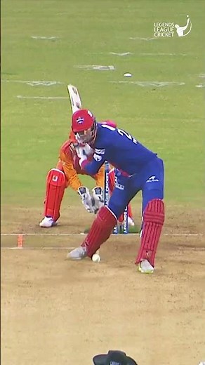 Kevin Pietersen bringing his swag on! 😎