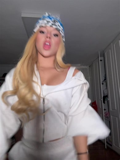 Videos de Karina🕷️🤖 (@karineitor16) con “sonido original - Emma Ramirez”