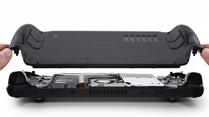 Latest Steam Deck Teardown Shows Difficulty with Battery Reparability