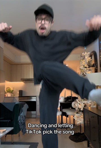 TikTok really said Tis the season!!!! 👓🎄#Eyebuydirect #Dance #Holiday @Carlos