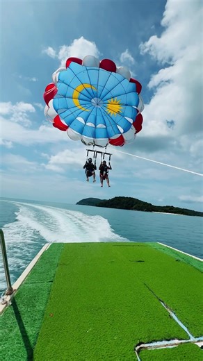 Experience Parasailing in Langkawi, Malaysia