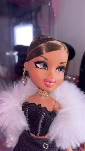 As a Barbie collector I give it to Bratz when it comes to the F A S H I O N and M A K E U P! that mug is BEAT FOR DAYSSSSS #dollcollector #dollcollection #bratz #bratzdoll #fyp