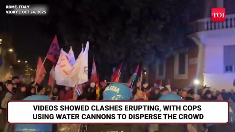 Rome On 'Fire': Italian Cops Thrash Pro-Gaza Protesters ‘Storming’ Towards Israel Embassy | Watch