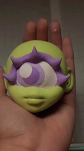 Update on cyclops girl- painted the eye! Now time to work on the wig 💖⭐️ #artdoll #art #ooak #dollartist #arttok #cute #indie #y2k #aesthetic #sculpey #polymerclay