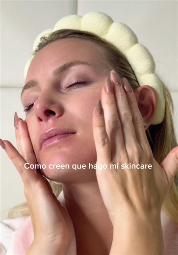 La realidad 🤷🏼‍♀️#skincareroutine #expectativavsrealidad #momtok #skincare #beauty