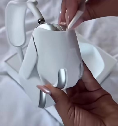 Comprehensive Apple Headphones Review and Guide