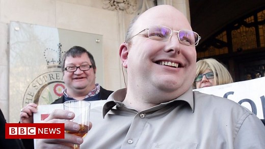 Bus access to be improved for wheelchair users, ministers say