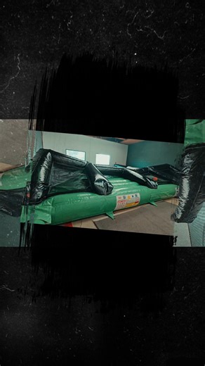 🏀 Introducing our Basketball Arena 🏀 This inflatable legend is made from 160kg of high-quality PVC and is ready for you to show off your basketball skills, gymnastics, and tricks! 💪 Our Basketball Arena is one of the most versatile attractions at Hub HQ - Alexandra, encouraging active indoor play, sports fun, and fitness through movement. From basketball games and dunk contests to gymnastics practice or just energetic freestyle play, this inflatable is designed for kids, teens, and adults to 