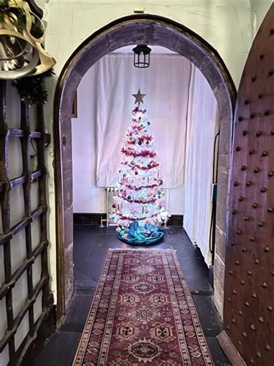 Santa has been to Closeburn Castle! Happy Christmas everyone 😘 | Closeburn Castle & Escape Rooms