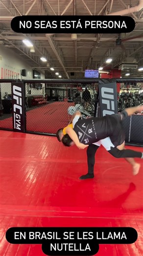 Juan Porto 🇺🇾 “El Profe” on Instagram: "He visto gente que llama para luchar a un avanzado, le sale a matar, termina perdiendo y se enoja. Muchos al punto de salir a los golpes, ya vi que esto pase también en competencias por varios motivos. Conducta no aceptada bajo ninguna circunstancia, menos aún en un entrenamiento de MMA. #mma #jiujitsu #bjj #ufc #fighter #wrestling #judo #bjjlife #bjjlifestyle"