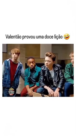 ULTIMATE FILMES on Instagram: "🍿🎬🎥 O Pequeno Gângster (título original: De Boskampi's) é um filme holandês de comédia e aventura lançado em 2015, dirigido por Arne Toonen. Sinopse: Rik Boskamp é um garoto tímido e constantemente zoado na escola. Cansado de ser humilhado, ele sonha em ter uma vida diferente. Quando ele e o pai se mudam para uma nova cidade, Rik aproveita a oportunidade para começar do zero — e inventa uma grande mentira: diz a todos que seu pai é um poderoso mafioso. A históri