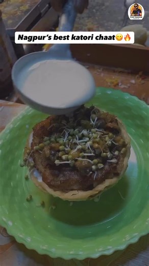 Tejas Thakkar | Nagpur on Instagram: "Nagpur’s Best Katori Chaat😍🤤 📍Ganjakhet chowk opposite bombay soda shop, Gandhibagh, Nagpur Follow @tejasthakkar_❤️ #panipuri #viralreels #reelitfeelit #explorepage #reels #khaterahodilse #trendingreels #yummyfood #foodie #instagramreels #viralvideos #foodie #postoftheday #streetfood #nagpurfoodies #nagpuritadka #nagpur #indianfood #reelsinstagram #nagpurisong #foodporn #instagramers #keepsupporting [ Nagpur Food , Nagpur Cafe , Nagpur , Nagpur Street Foo