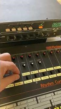 Roland TR-808 overdriving Roland RDE-1800, part 2 #tr808 #rolandtr808 #rolandrde1800 #rde1800