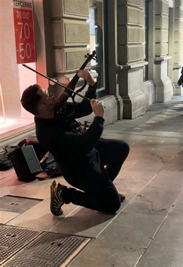 Por las calles de Granada.. ✨🎻 #gladiator #violin
