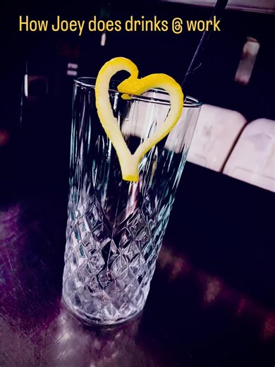 Master the Art of Cocktail Garnishing