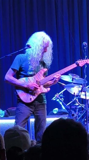 Gothrie Govan Ultra Shreding. The Aristocrats Live in Valencia. 19-5-2026.