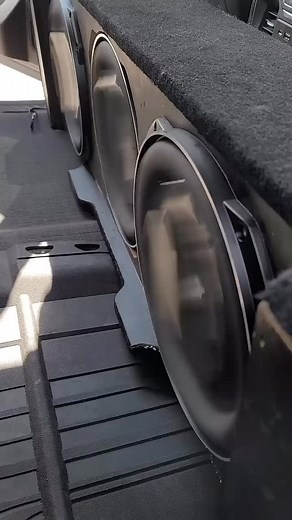 1.5K views · 3.3K reactions | JL AUDIO TW5 13.5 #trending #subscribe #shorts #viralshorts #explore #video #viral #viralvideo | Russian Sound Kenya | Facebook