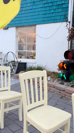 #weekendvibes #vintagefinds #find #unique #gift #giftideas #giftforher #giftforhim #family #support YOUR #vintageshop #simonvintage #vintage #midcentury #dixiebellepaintproducts. #nyc #newyorkcity #newyork #bricknj #asburyparknj #neptunecity #brooklyn #neptunenj #localbusiness #phone 732-807-3106 | Simon Vintage Furniture