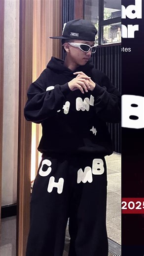 Streetwear Outfits featuring Hoodies for Every Style