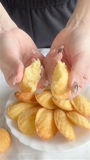 おいしすぎてやめられない!?しっとりふわふわ絶品マドレーヌ‎🤍