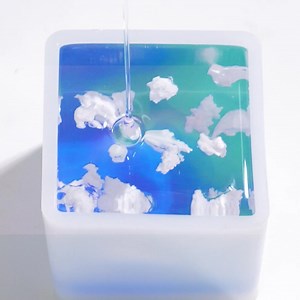 ✨ Craft Dreamy Night Lights with Ease! 🌸🌌 Create stunning dried flower and sky-themed night lights with the Sphere & Pyramid All-in-One Kit – perfect for beginners and DIY enthusiasts! 👉 Shop Now: Letsresin.com/SPMERK 🌟 Why You'll Love It: ✅ All-Inclusive Kit: Everything you need to start crafting right away. ✅ Beginner-Friendly: Easy-to-follow steps for flawless results. ✅ Dual Creativity: Combine natural beauty with celestial vibes for unique designs. ✅ High-Quality Molds: Durable and reus