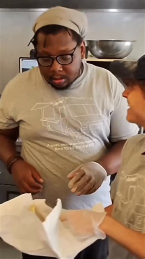 Mook Spud on Instagram: "Angry Vegan Chases Me 😭 Youtube- Mook Spud #troll #viral #funnyvideos #explorepage #prank"