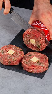 A butcher taught me! Here's how to cook minced meat correctly Ingredients minced meat: 500 g (18 oz) onion: 1 pc parsley: 5 g (0.2 oz) eggs: 2 pc bread crumbs: 50 g (1.8 oz) Coca-Cola: 200 ml (6.8 fl oz) black pepper: 2 g (0.1 oz) salt: 2 g (0.1 oz) white pepper: 3 g (0.1 oz) mozzarella: 100 g (3.5 oz) butter: 50 g (1.8 oz) burger buns: 3 pc Sauce vegetable oil: 5 ml (0.2 fl oz) lemon: 1 pc Additionally eggs: 1 pc garlic: 50 g (1.8 oz) black pepper: 2 g (0.1 oz) salt: 2 g (0.1 oz) milk: 150 ml (
