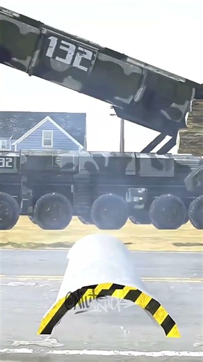 Cargo truck barely slowing down on small speed bumps #niutruck #snowrunner