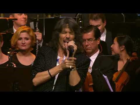 Hot Blooded - Foreigner with the 21st Century Symphony Orchestra & Chorus - 14of17