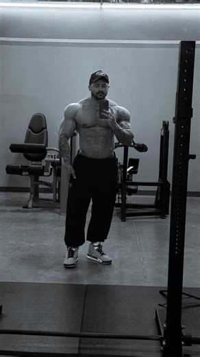 Eduardo Marin on Instagram: "Winter arc ❄️ strength - - - - @darcsport X HARLEY-DAVIDSON dropping tomorrow 1.25.26 at 6pm pst Use code: EMARIN - - - #darcsport #ssdd #nfgu #wolves #explorepage✨ #fyp #bodybuilding"