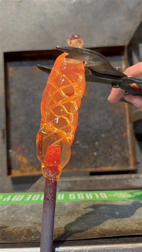 Glass Blowing🔥🔥making an Air Twist Stem for wedding goblets‼️ 🍹 #glass #weddingideas #handmade #twist | Glass Academy