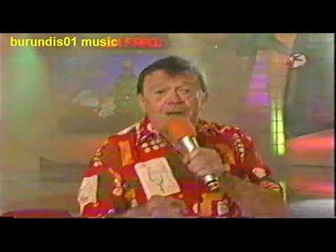 Chabelo "Mamacita Donde Esta Santa Claus" - En Familia, 2009