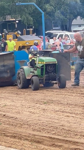 Teach them young!! #gardentractor #tractorpulling | Pulling with Garden Tractors