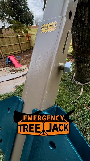 1.4M views · 5.9K reactions | Free shipping on pre-orders placed March 1-5! Orders ship March 20-30. ⚠️ Safety first: This tree had stable roots and could only move straight down—no side-to-side risk. Always assess stability before using Emergency Tree Jack. Not for trees that may shift unpredictably. For trained professionals only.#treejack #arboristtools #treeservice #emergencytreejack #treeservices #arborist #emergencytreeremoval #stormwork | Emergency Tree Jack | Facebook