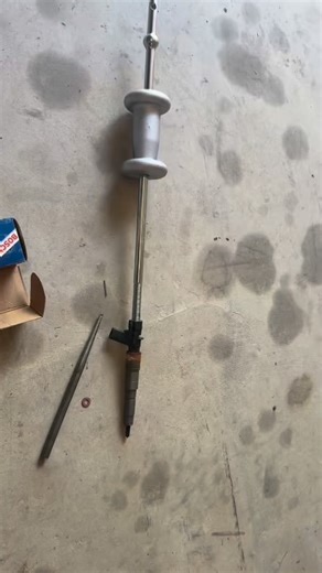 Mayhem automotive on Instagram: "Stuck injector removal without pnuematic injector puller."
