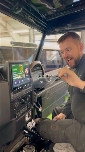 Bringing this Defender 110 into the future with a Stinger Horizon 10 install ✨