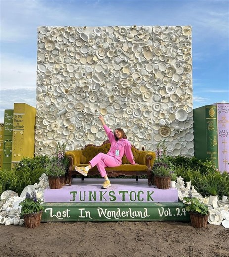 20K views · 382 reactions | It was such a fun first day of our spring event! We are open from 9 A.M. to 7 P.M. tomorrow for more junking, music, and delicious food! Check out all the amazing items our vendors have brought for you! We also have so many fun photo ops and decorations to explore. Come visit us tomorrow, Sunday, and next weekend for some peace, junk, and love! 冀☮️𥳐 | Junkstock | Facebook