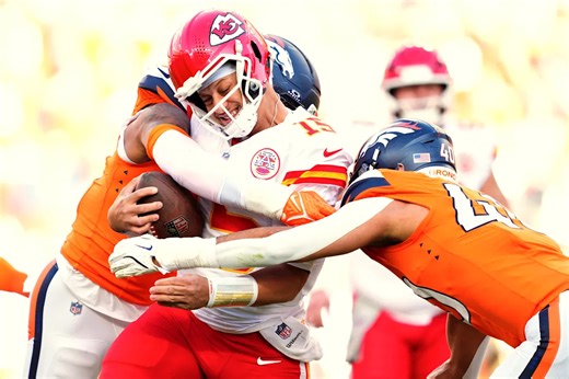 Broncos beat Chiefs in thriller to seize command of AFC West, put Kansas City's playoff hopes in further peril