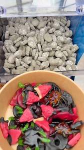 🕸️💀Let’s make a GOTHIC Candy Bowl!💀🕸️ #reels #viral #satisfying #asmr #explorepage #candies #funny #platter #candybowl | Poppin Candy