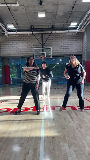 When leasing management wants to learn a viral dance trend with you, you don’t ask questions. You just do it. @Jodi_AZ @Queen Heather