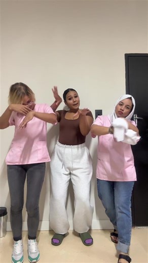 The best lash and brow tech😆🤣@Ice @MBA BEAUTY CPT @mas