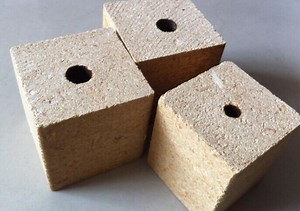 [Hot Item] Factory-Wood Particle Block Chipblock for Pallet Use 80X80mm