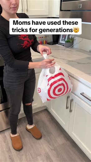 Every good mom knows these tricks 🫢 #waitforit #lifehacks #parentingtips #parentsontiktok