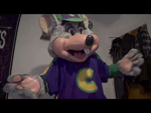 Chuck E Cheese- Keep On Smilin' (Mascot Performance)