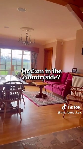 Which would your choose? Town or Country 🤔