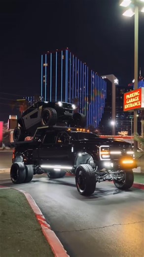 𝐊𝐞𝐚𝐭𝐨𝐧 𝐇𝐨𝐬𝐤𝐢𝐧𝐬 on Instagram: "It’s crazy what the mind can conceive and believe, it can achieve…. From my mind to reality. Builder/Shop/Installer @wright_bros_customs Title SEMA partner: @fittipaldioffroad Tires: @venompowertires Bumpers: @fusionbumpers Suspension: @elevate_mfg Shocks: @locked_offroad Powder coating done by: @tkcolorshop Powder: @prismaticpowders Grille: @overkillfab Steps: @boostautoparts Mats: @next_level_mats Deck: @ironbuiltcustom Driveline: @drivelinesplus_offr