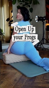 Open Up Your Hips & Splits with 1 Bolster Trick 🧘🏻‍♀️💫