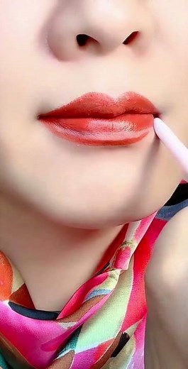 How to Outline & Plump Your Lips Instantly 💋#BeautyTips